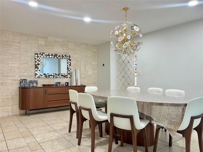 Foto del edificio - 9511 Collins Ave