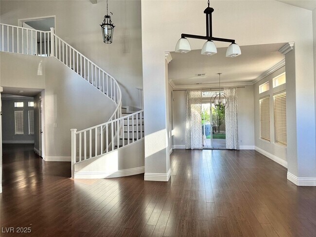 Foto del edificio - 8931 Lansberry Ct