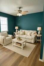 Building Photo - 502 W Lang St