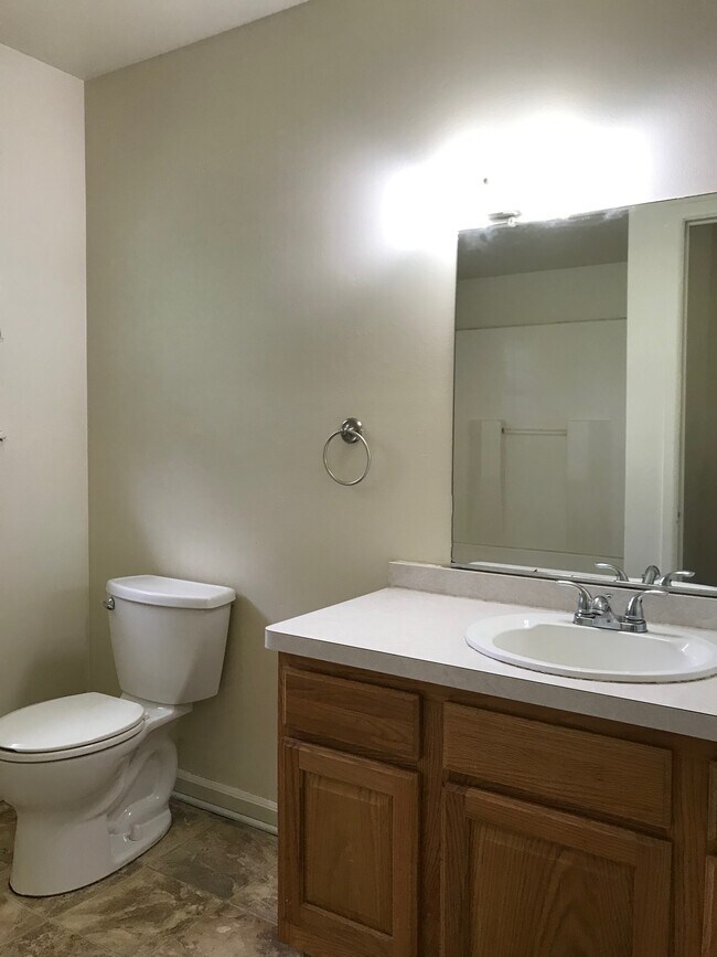 61 Maplecrest Drive, Howell, MI 48843 Townhome Rentals in Howell MI