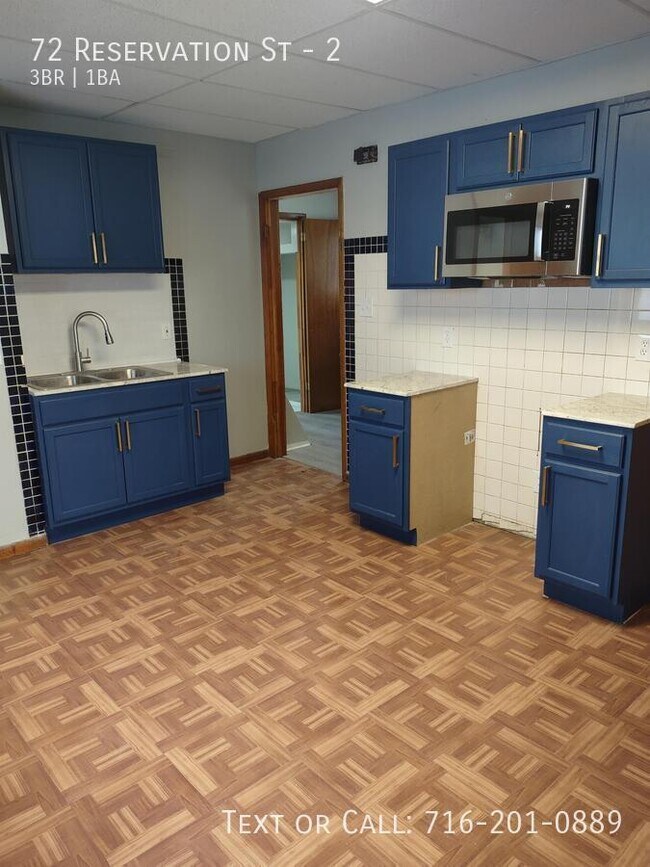 Building Photo - 72 Reservation St