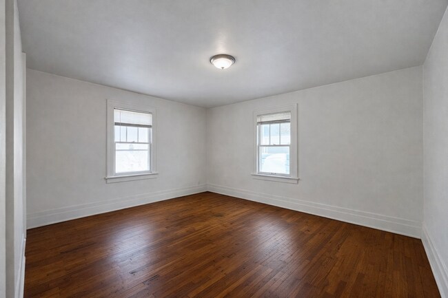 Foto del edificio - 704 W 1st St