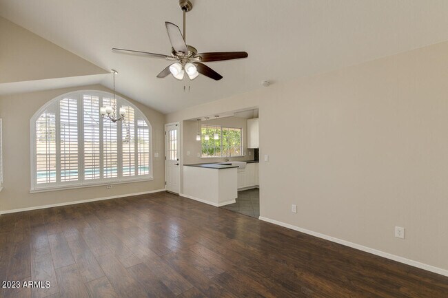 Foto del edificio - 4314 E Juanita Ave