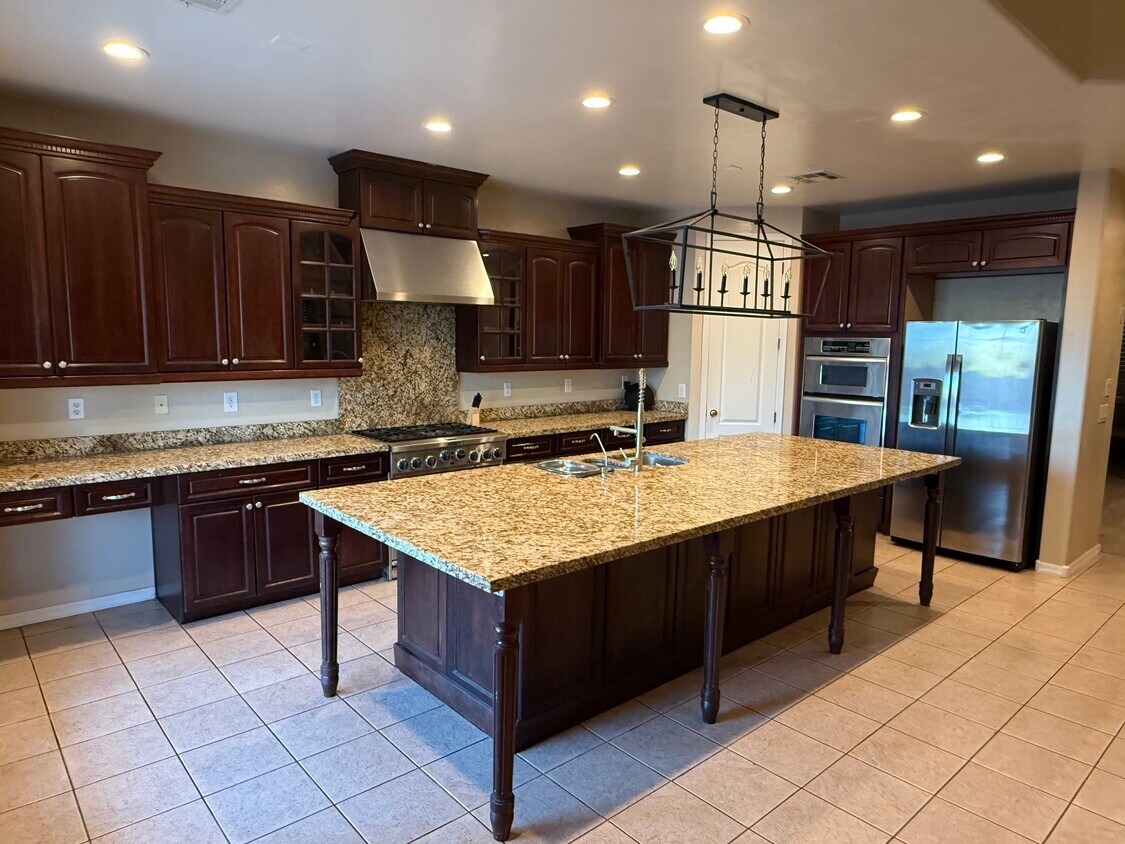 Kitchen - 6709 S 40th Ave
