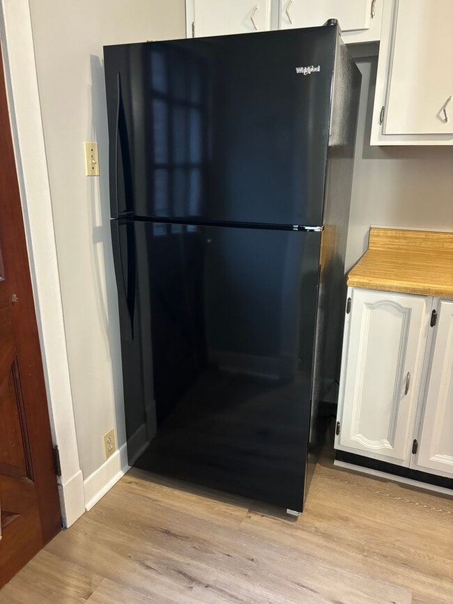 Building Photo - Updated 3 Bedroom Home in Dormont!