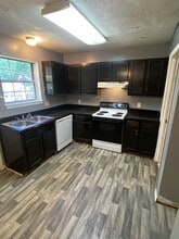 Building Photo - 807 Holder Ct