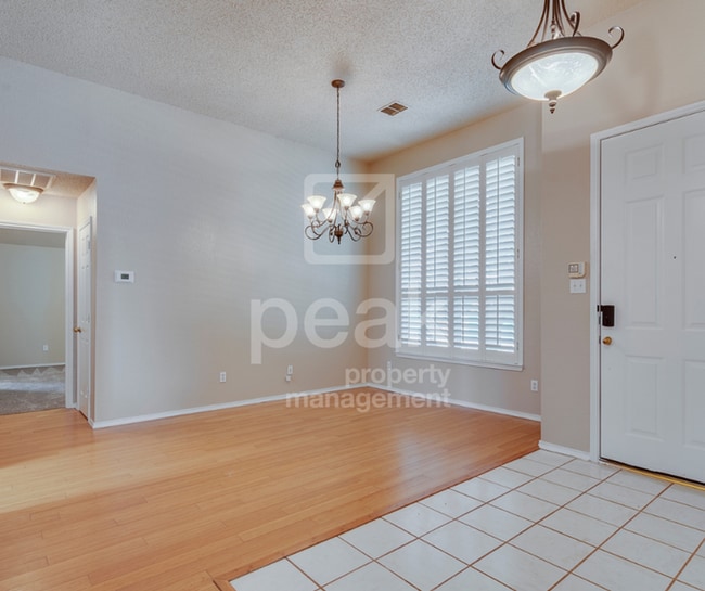 Building Photo - $2600! Beautiful 3 Bed, 2 Bath home in desirable PLANO! Tour Now!