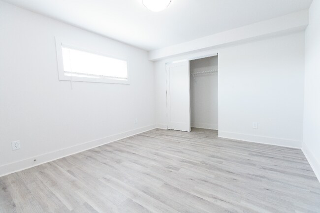 Foto del edificio - 3100 E Point St