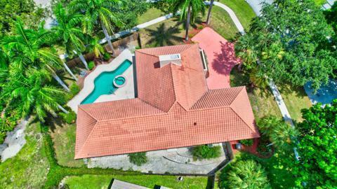 Foto del edificio - 6813 Viento Way