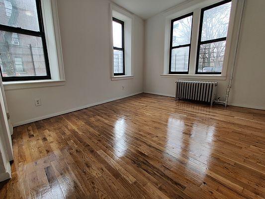 Foto del edificio - 2 bedroom in BRONX NY 10453