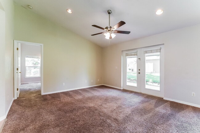 Foto del edificio - 1337 Brandy Lake View Cir
