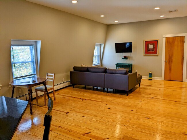 Foto del edificio - 1403 Westminster St
