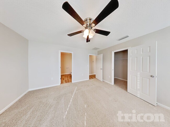 Foto del edificio - 8287 Fouraker Forest Rd