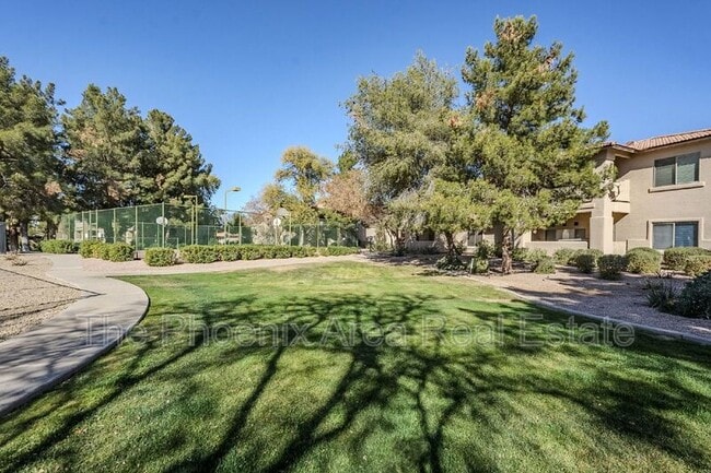 Building Photo - 1351 N Pleasant Dr