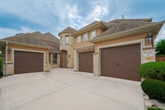 Building Photo - 17519 Murrayfield Ct