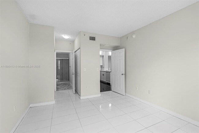 Building Photo - 2351 W Preserve Way