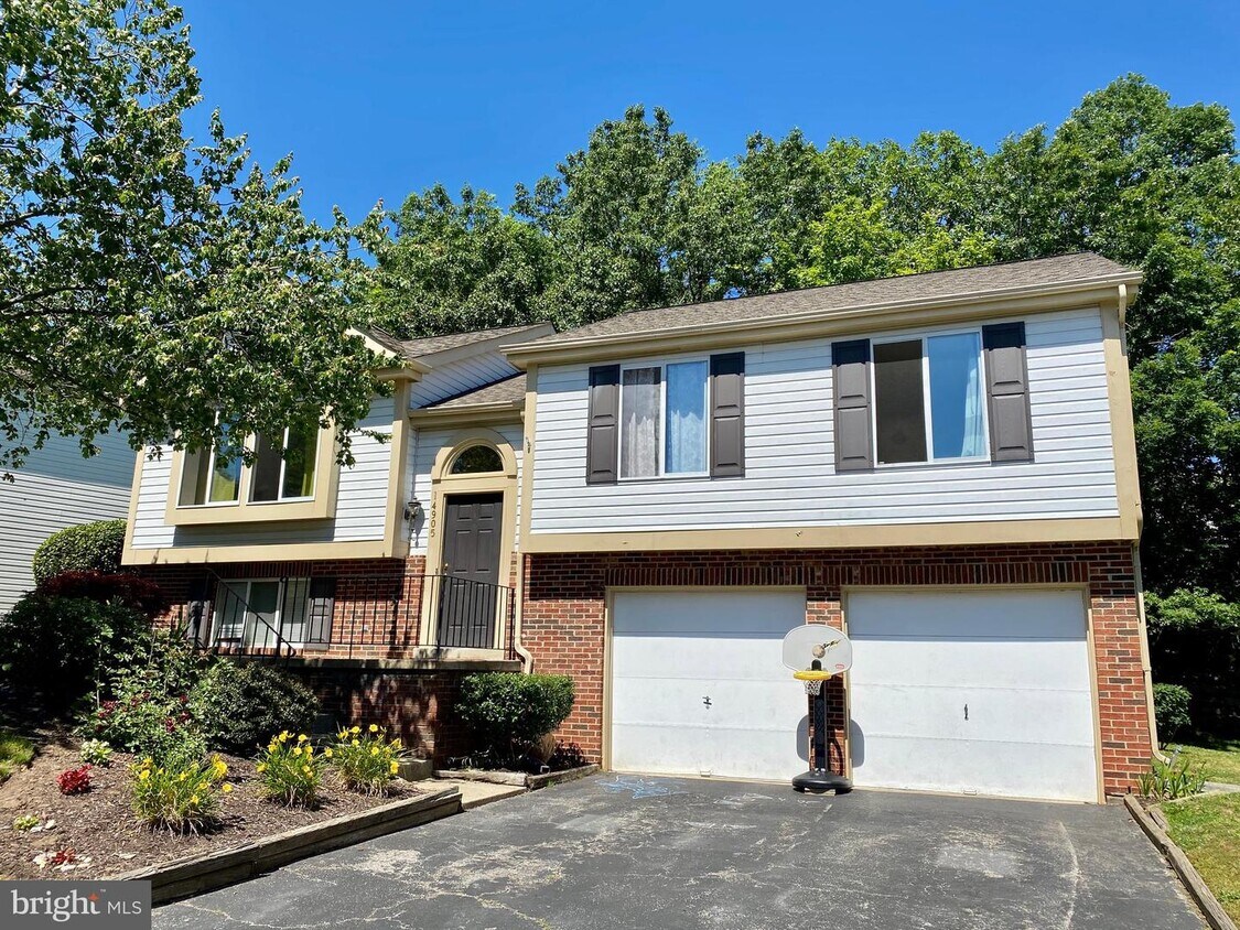 14905 Falconwood Dr, Burtonsville, MD 20866 House Rental in