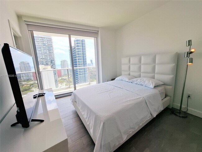 Foto del edificio - 1100 S Miami Ave