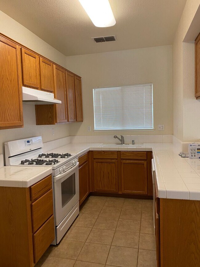 Building Photo - Ione Home near Golf Course
