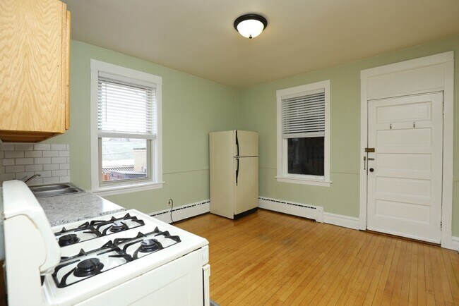 Foto del edificio - 5141 W Roscoe St