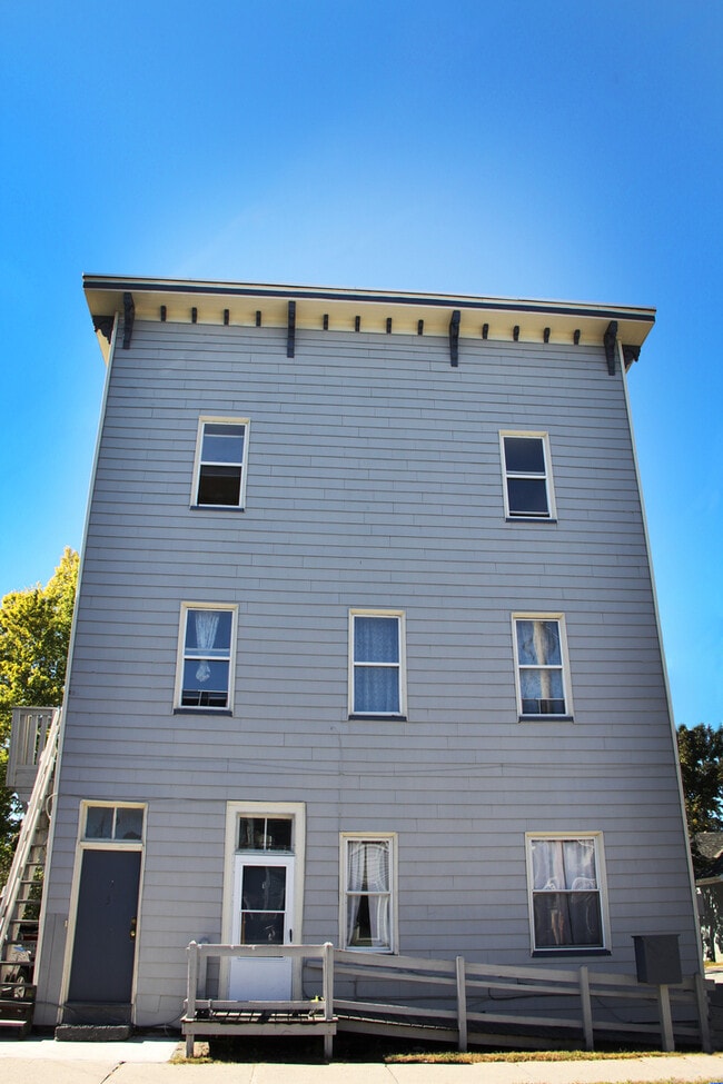 Building Photo - 51 N Champlain St