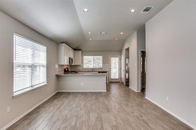 Building Photo - 2800 Joe Dimaggio Blvd