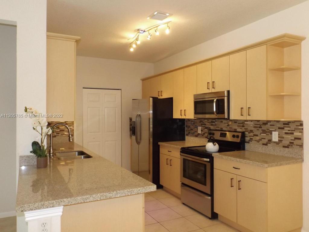 3549 Forest Hill Blvd Unit 31, Palm Springs, FL 33406 Condo for Rent