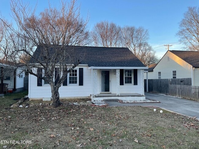 Building Photo - 937 Shamrock Ave