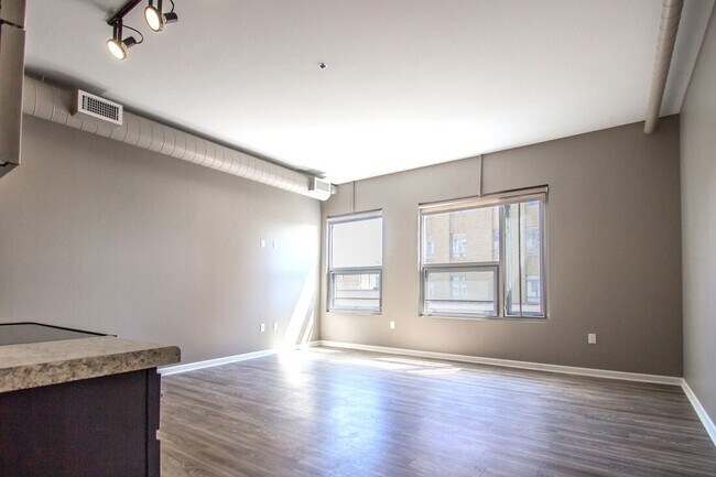 Building Photo - Limelight at Sixteenth