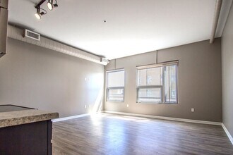Building Photo - Limelight at Sixteenth