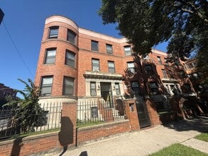Building Photo - 5858 S King Dr