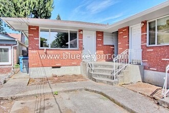 Building Photo - 608 E 16th St