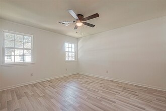 Building Photo - 1015 Sugar Lakes Dr