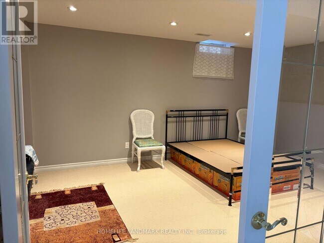 Building Photo - 48 Sir Stevens Dr