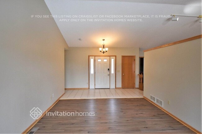 Building Photo - 21020 Floral Bay Dr N