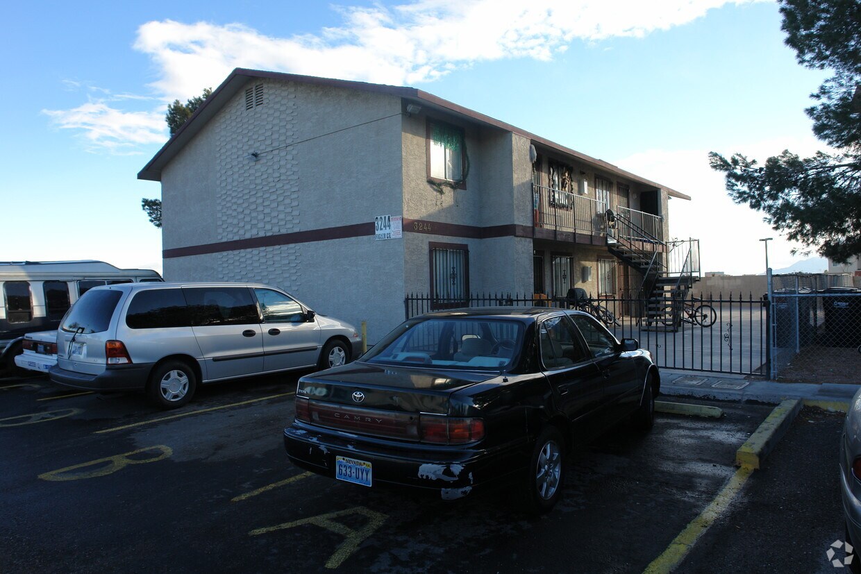 Primary Photo - Arroyo Apartments