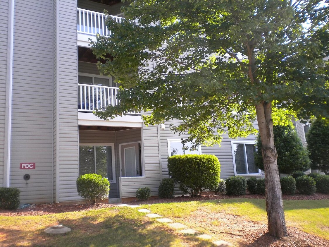 Primary Photo - 4 bedroom Condo within Walking Distance to...