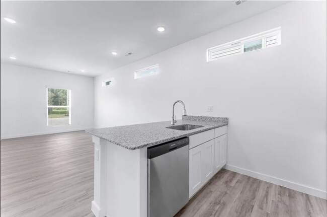 Building Photo - Bright and Modern 2BR, 2.5 Bath Rental in ...