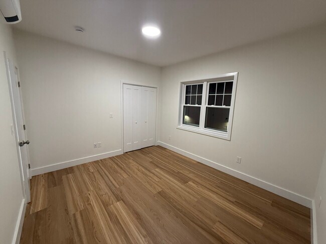 Foto del edificio - 124 Abbott St