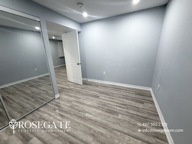 Photo du bâtiment - Bright 2-Bedroom Basement Apartment with In-Unit Laundry in Brampton