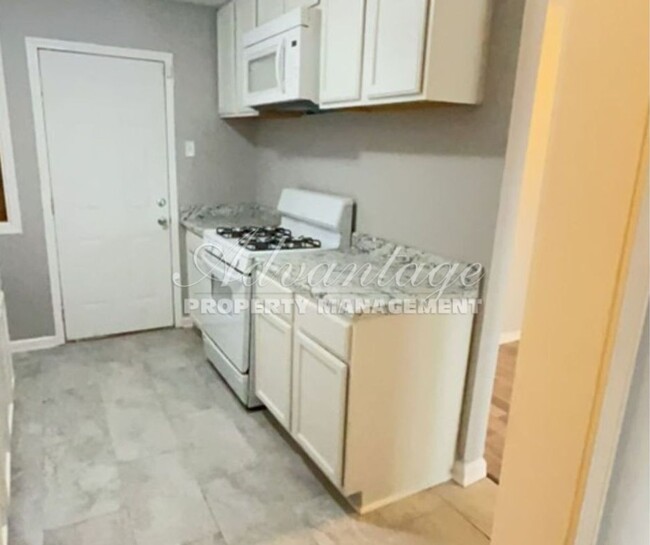 Foto del edificio - Newly Remodeled 3 bedroom 1 bath home - Fa...