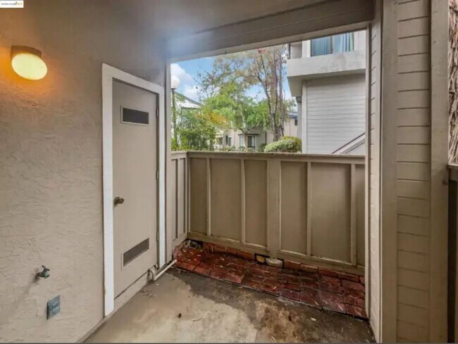 Foto del edificio - 39965 Parada St