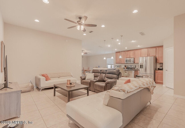 Building Photo - 15816 Twin Creek Dr