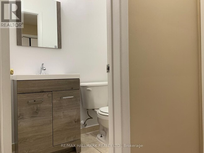 Building Photo - 2844 Danforth Ave