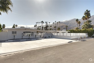 Building Photo - 975 E Camino Parocela