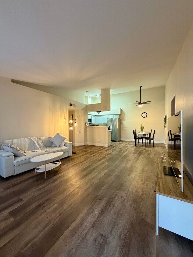 Foto principal - 1575 W Warm Springs Rd