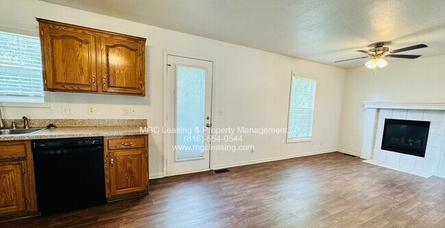 Foto del edificio - 3 bedroom Duplex with unique floor plan for rent in the Northland
