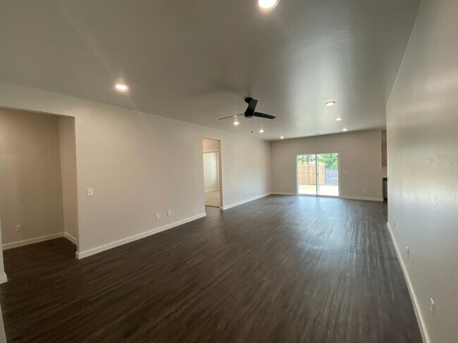 Foto del edificio - 3 Bed 2 Bath Home in Edmond