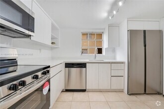 Building Photo - 8500 SW 109th Ave