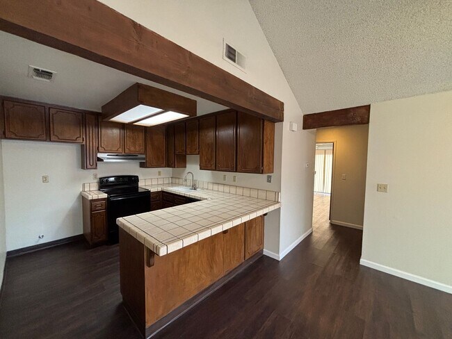 Foto del edificio - 5332-5332 Angelina Ave